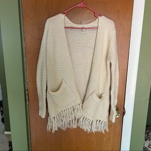 Never worn juniors medium cream cardigan